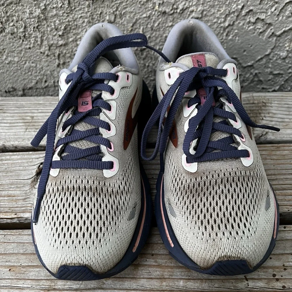 Brooks Shoes Women Size 7.5 Ghost Medium (B) 1203801B492